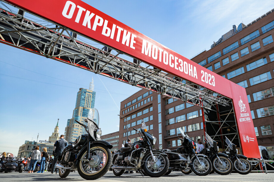 Мотосезон в Москве открыли мотопарадом во главе с Ликсутовым