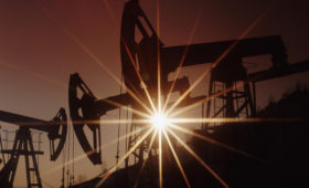 США анонсировали пересмотр потолка цен на нефть из России в марте