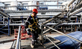 Минэнерго заявило о спокойствии за рынок топлива на фоне остановок НПЗ