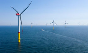 Bloomberg сообщил о нехватке судов для морских ветряных турбин