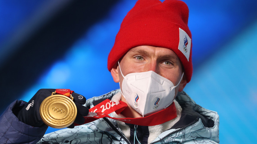 Большунов выиграл гонку в скиатлоне на Кубке России